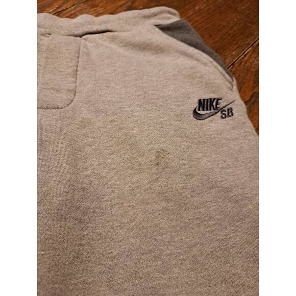 Nike SB Boys M 10-12 Gray Fleece Pants Drawstring Playwear Pockets Skateboard - Picture 2 of 4